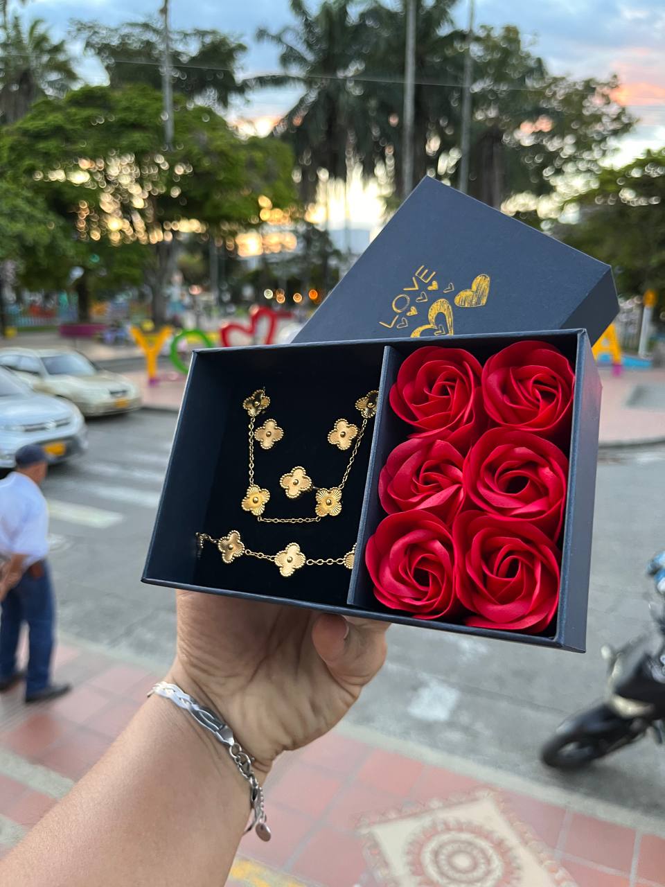 Set Van Cleef + Caja Rosas
