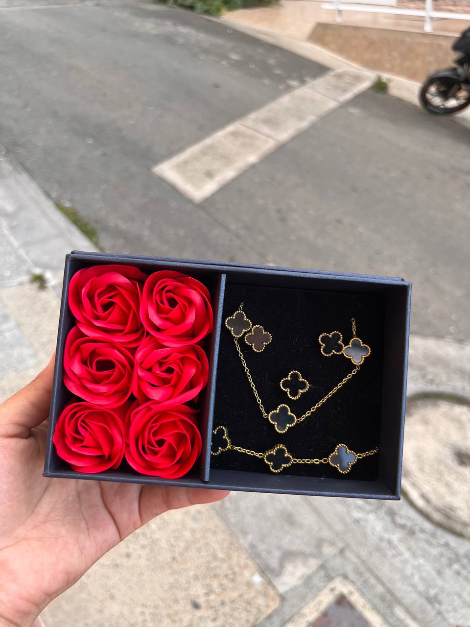 Set Van Cleef + Caja Rosas
