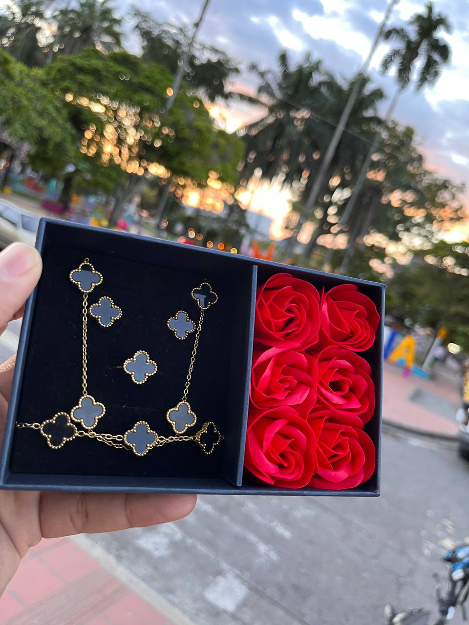 Set Van Cleef + Caja Rosas